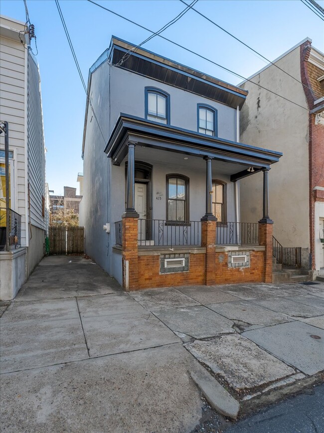 415 Leverington Ave in Philadelphia, PA - Building Photo - Building Photo