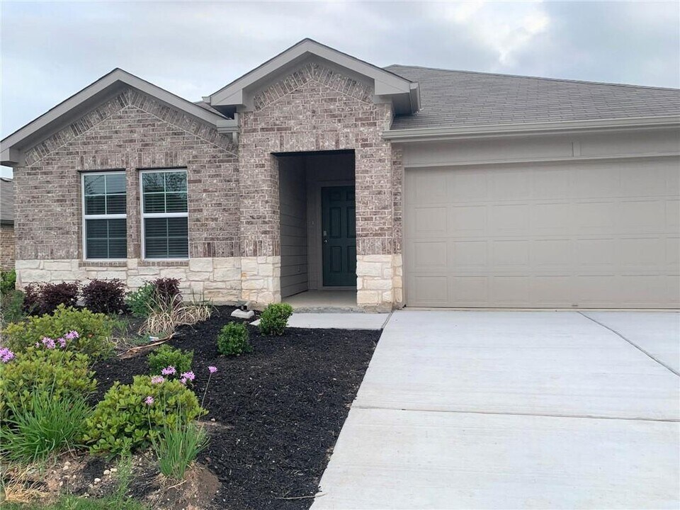 13105 Brahmin Dr in Austin, TX - Building Photo