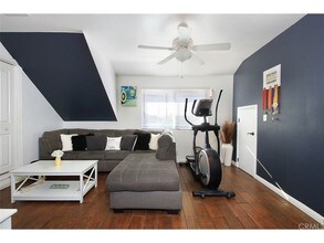 2134 N Thomas St, Unit A in Los Angeles, CA - Foto de edificio - Building Photo