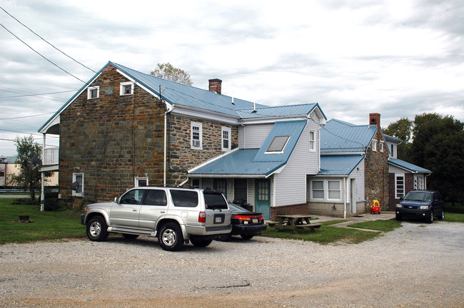 11201-11207 Susquehanna Trl in Glen Rock, PA - Foto de edificio - Building Photo