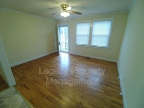 609 E Willowbrook Dr in Burlington, NC - Building Photo - Building Photo