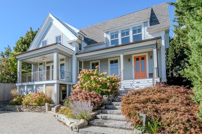 property at 6R Breakwater Ave
