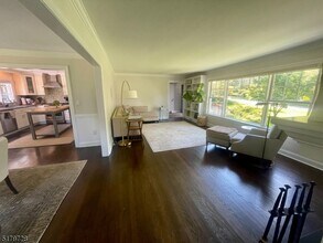 241 Summit Ave in Summit, NJ - Building Photo - Building Photo