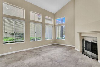 5744 Caminito Empresa in San Diego, CA - Building Photo - Building Photo
