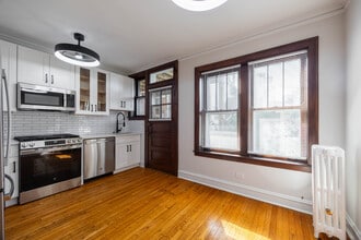 3127 N Spaulding Ave, Unit 2 in Chicago, IL - Building Photo - Building Photo