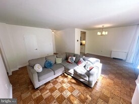 6621 Wakefield Dr in Alexandria, VA - Building Photo