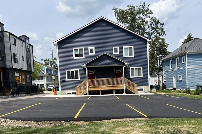 140 Hill St in Ann Arbor, MI - Building Photo - Building Photo