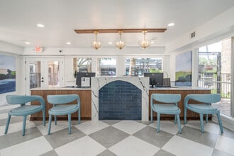 Windsor Manor in Houston, TX - Foto de edificio - Interior Photo