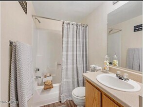 5750 N 59th Ave, Unit 1A in Glendale, AZ - Building Photo - Building Photo