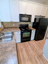 8211 Lenox Creekside Dr in Nashville, TN - Building Photo - Building Photo