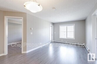 5816 Mullen Pl NW in Edmonton, AB - Building Photo - Building Photo
