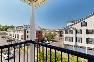 998 Stewart Ave-Unit -FL3-ID1261A in Garden City, NY - Building Photo - Building Photo