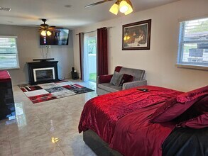 1006 14th Ave NW in Largo, FL - Building Photo - Building Photo