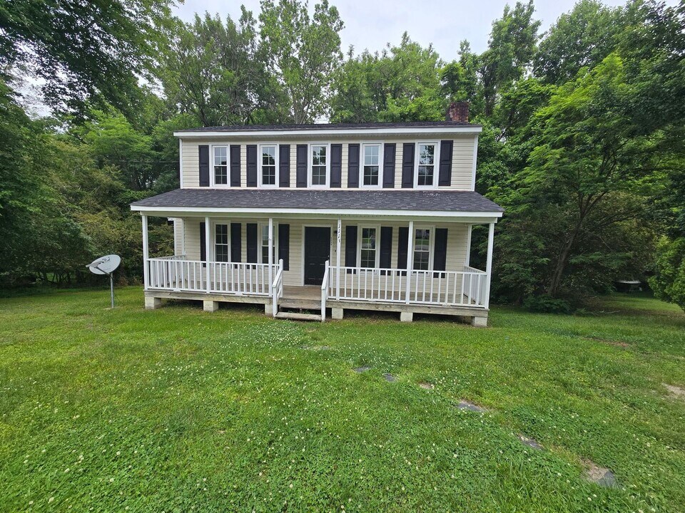 1113 Lemonwood Dr in Hopewell, VA - Building Photo