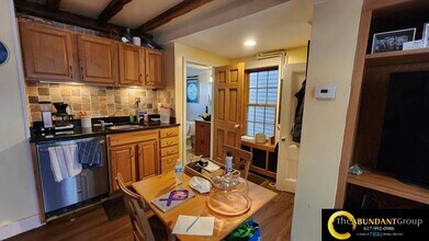 7 Hart St in Brookline, MA - Building Photo - Building Photo