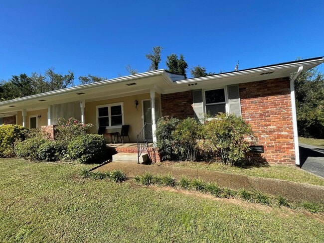 963 Brynwood Dr, Unit B in Chattanooga, TN - Building Photo - Building Photo