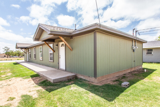 2807 E 2nd St in Lubbock, TX - Building Photo - Building Photo