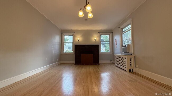 15 Prospect St in Great Neck, NY - Building Photo - Building Photo
