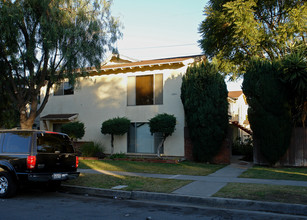 1825 W Crestwood Ln in Anaheim, CA - Building Photo - Building Photo