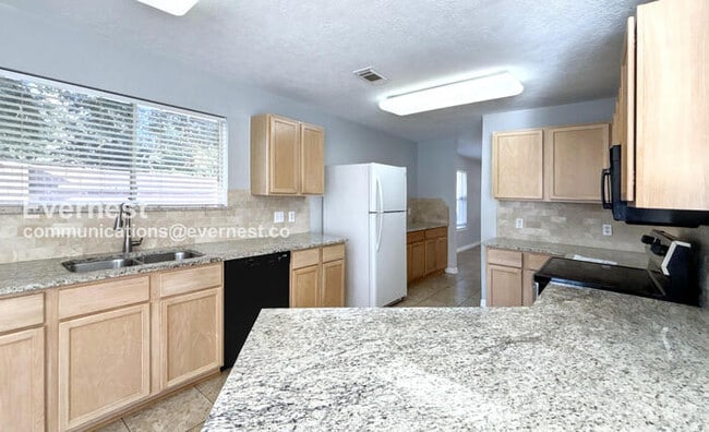 2527 Pine Shadows Dr in Sugar Land, TX - Building Photo - Building Photo