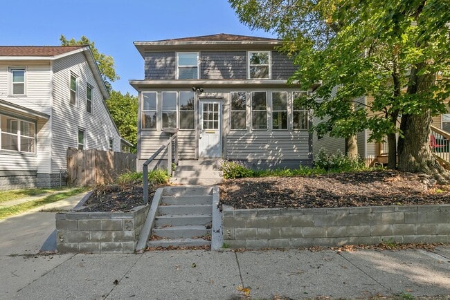 property at 1021 Sherman St SE