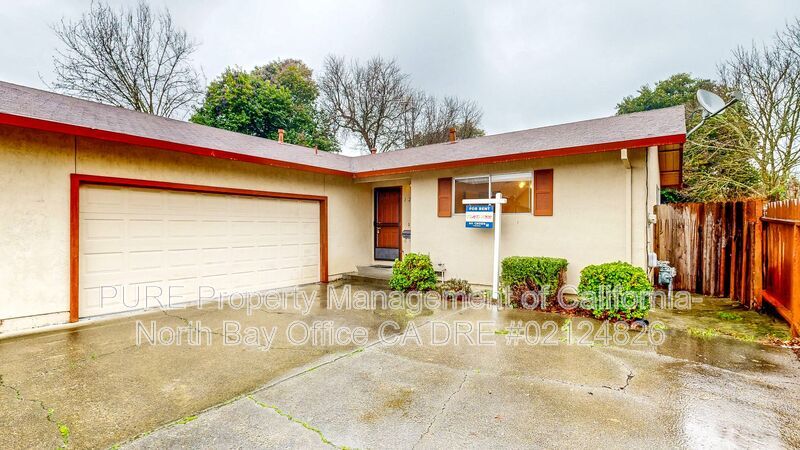 1241 Phyllis Cir in Santa Rosa, CA - Building Photo