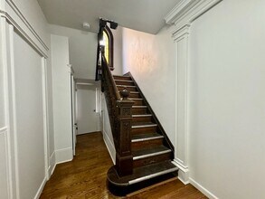 301 W McMillan St in Cincinnati, OH - Building Photo - Building Photo