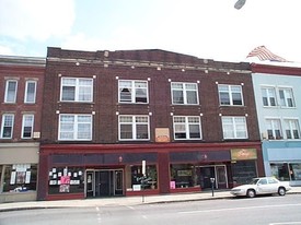 220-226 E 2nd St Apartamentos