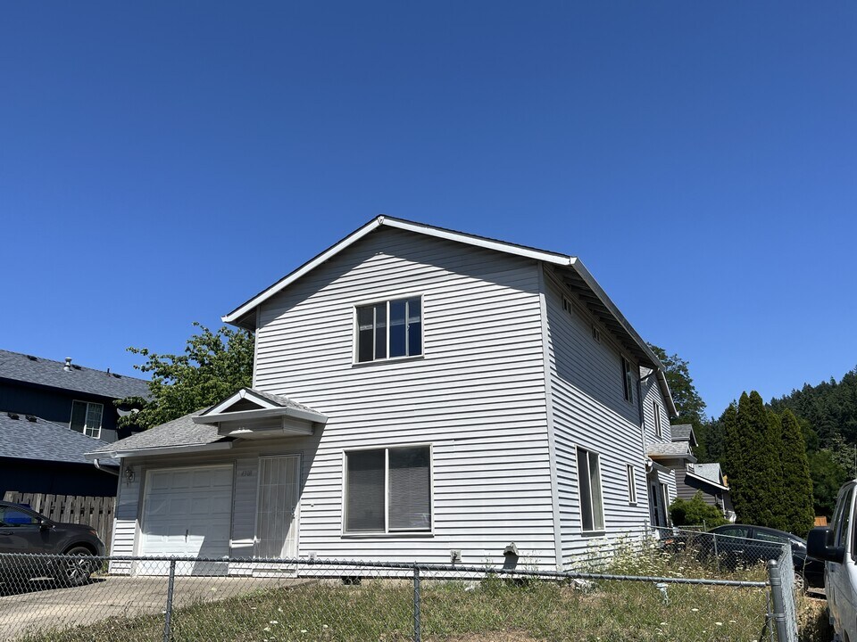 4308 SE 138th Pl in Portland, OR - Building Photo