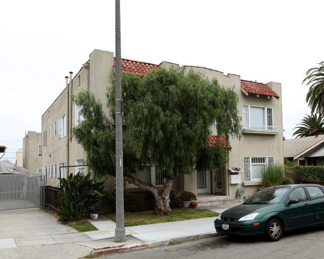 1931 E Florida St in Long Beach, CA - Foto de edificio - Building Photo