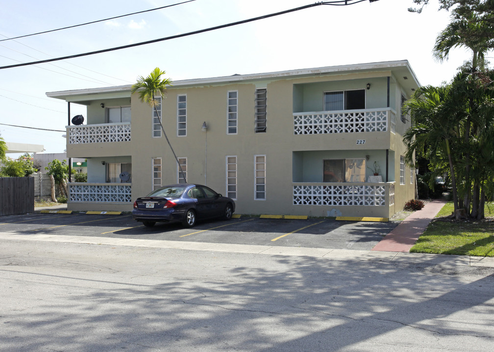 12275 NE 19th Ave in North Miami, FL - Building Photo