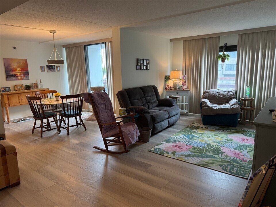 73 Broad Reach in Weymouth, MA - Building Photo