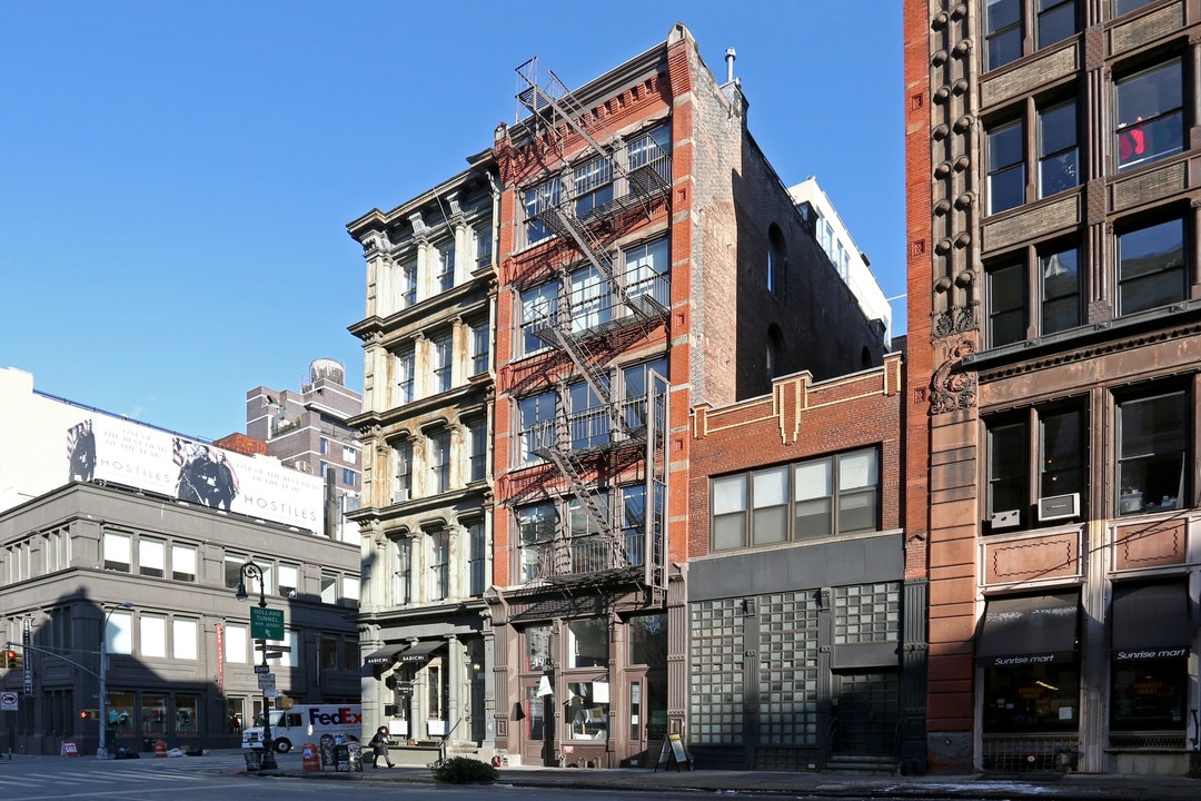 489 Broome St in New York, NY - Building Photo