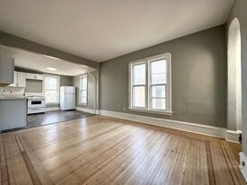 2711 Aldrich Ave S in Minneapolis, MN - Building Photo