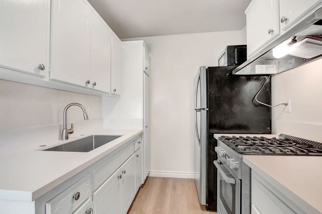 1432 16th St in Santa Monica, CA - Building Photo