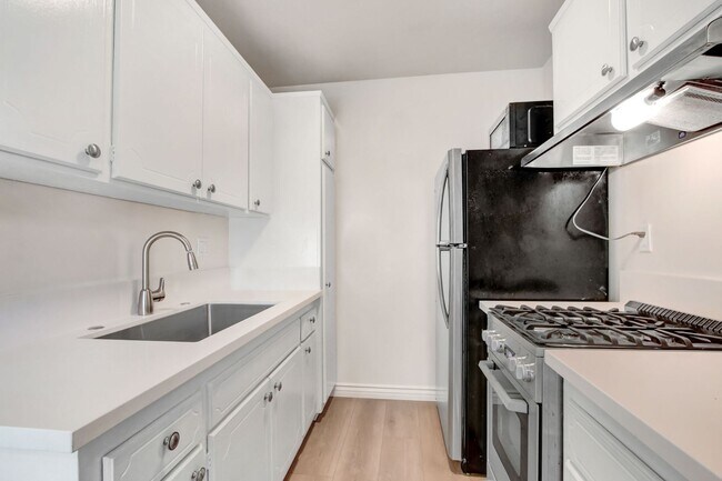 property at 1432 16th St