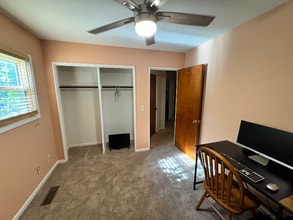 1014 Denway Dr in Kalamazoo, MI - Building Photo - Building Photo