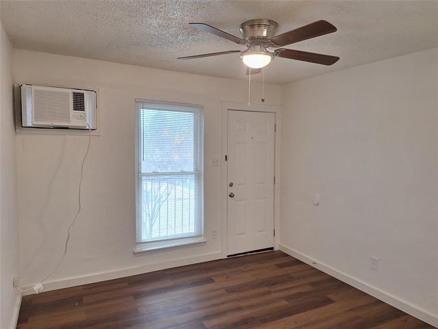 111 E Rogers St in Arlington, TX - Building Photo - Building Photo