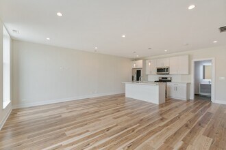 5131 N Lincoln Ave-Unit -302 in Chicago, IL - Building Photo - Building Photo