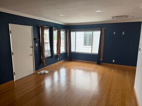 1227 E 1st St, Unit 2F in Long Beach, CA - Building Photo - Building Photo