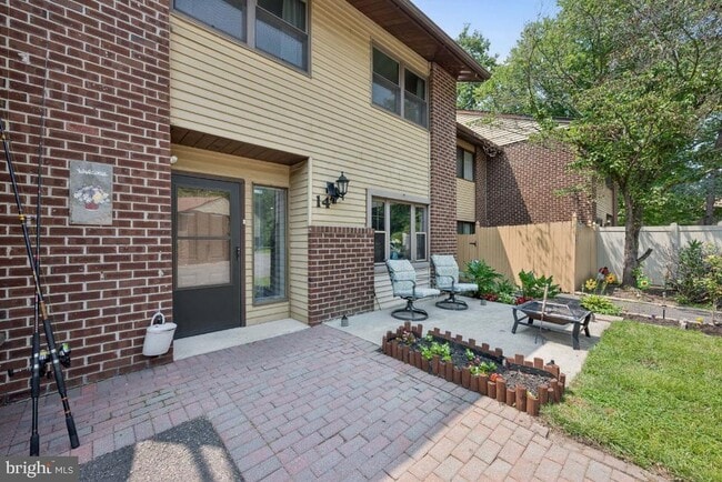 property at 14 Laurel Ct