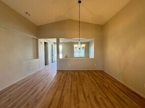 12113 Sundance Canyon Dr in Bakersfield, CA - Building Photo - Building Photo