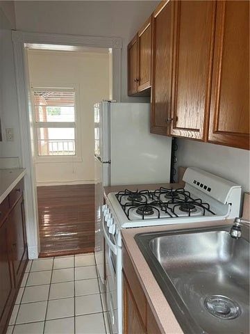 property at 808 SE 6th Ct