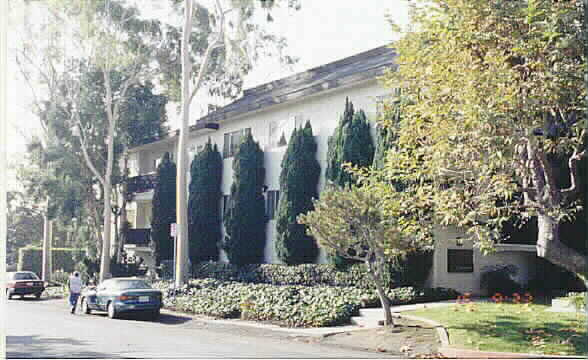 10960 Rose Avenue, in Los Angeles, CA - Foto de edificio