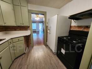 1126 Columbia St in Waterloo, IA - Building Photo - Building Photo