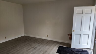 6410 La Mirada Ave, Unit 6410-1/4 in Los Angeles, CA - Building Photo - Building Photo