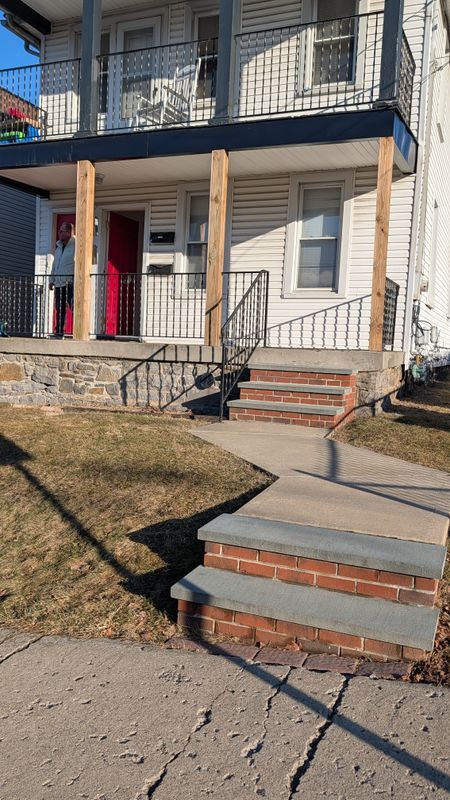 1102 Taylor Ave in Dunmore, PA - Building Photo - Building Photo