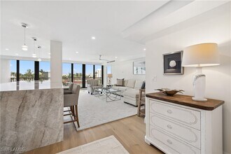 2318 Gulf Shore Blvd N in Naples, FL - Building Photo - Building Photo