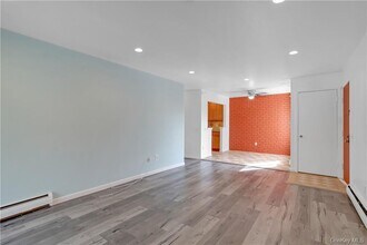 23 Hillside Terrace in White Plains, NY - Foto de edificio - Building Photo