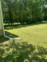 124 Ashland Dr in Stockbridge, GA - Building Photo